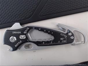 TRUE UTILITY SMART KNIFE